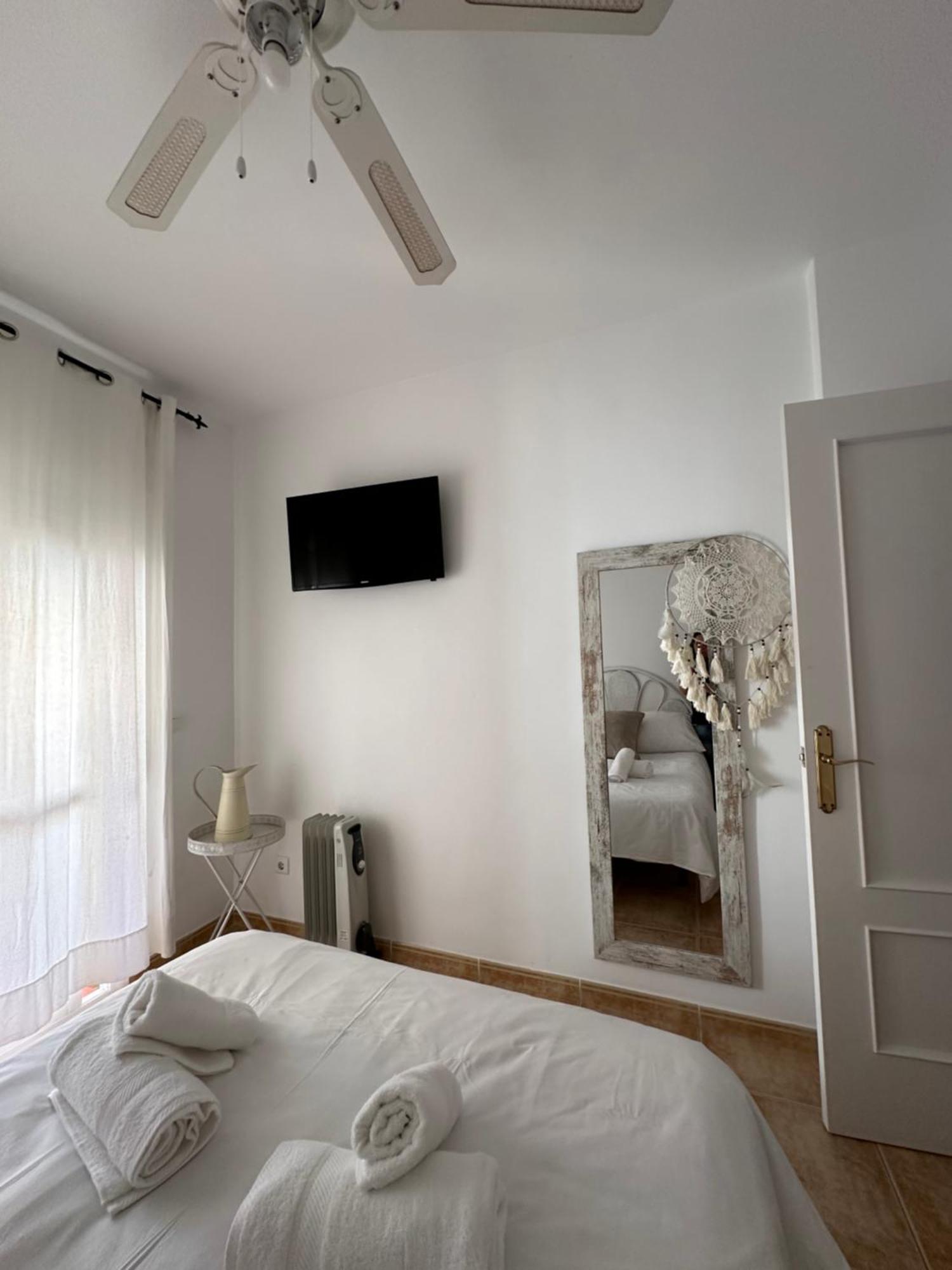 Appartement Tiyoweh à Nerja Extérieur photo
