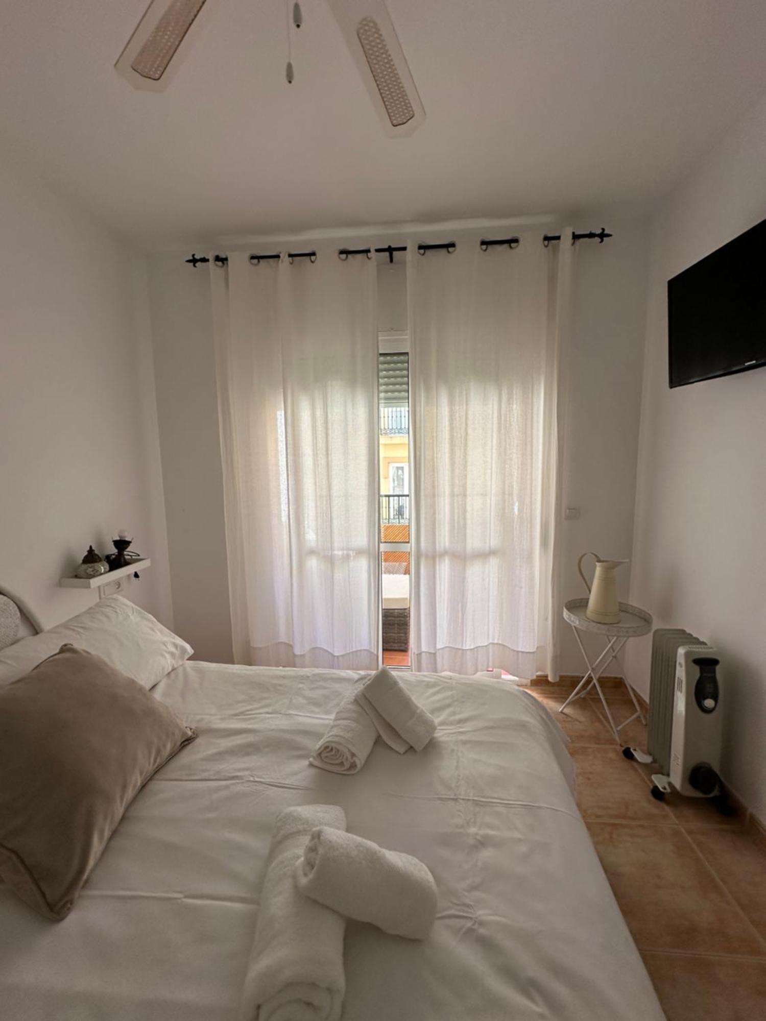 Appartement Tiyoweh à Nerja Extérieur photo